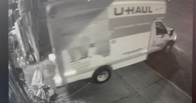 Burglars use U-Haul to smash into Decatur beauty supply store