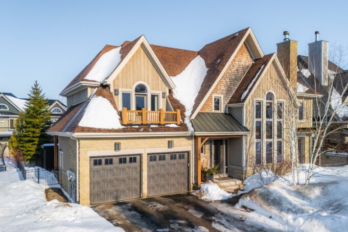 Mountain Chalet Oasis Nurtures Outdoor Dreams Home of the Week: Blue Mountains chalet nurtures an outdoor lifestyle