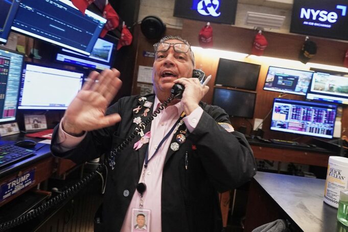 Stocks Plunge 500 Points Amid Trump Tariff Fears Dow, S&P 500, Nasdaq futures sink as Trump tariff threats and bond sell-off rattle nerves