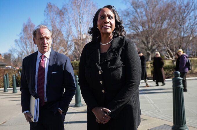 Supreme Court to Decide Trump Fate of Fed Will the Supreme Court Save the Fed from Trump?